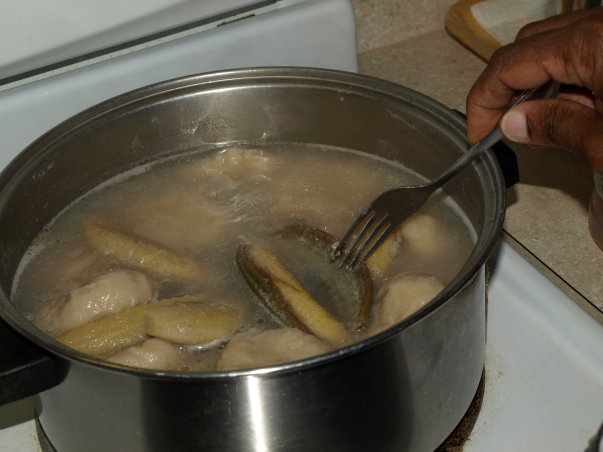 Green bananas boiling